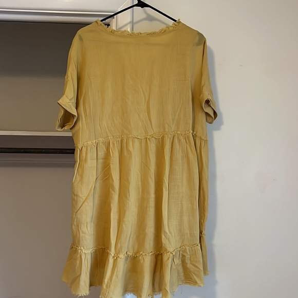Small yellow dress! - Picture 3 of 4